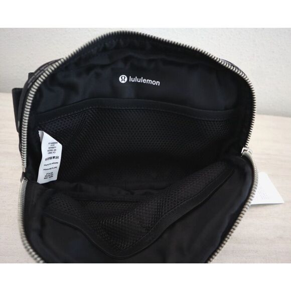 Lululemon LU9BGXS Women's O/S Black/Silver Manifesto Print Everywhere Belt Bag - Picture 5 of 8